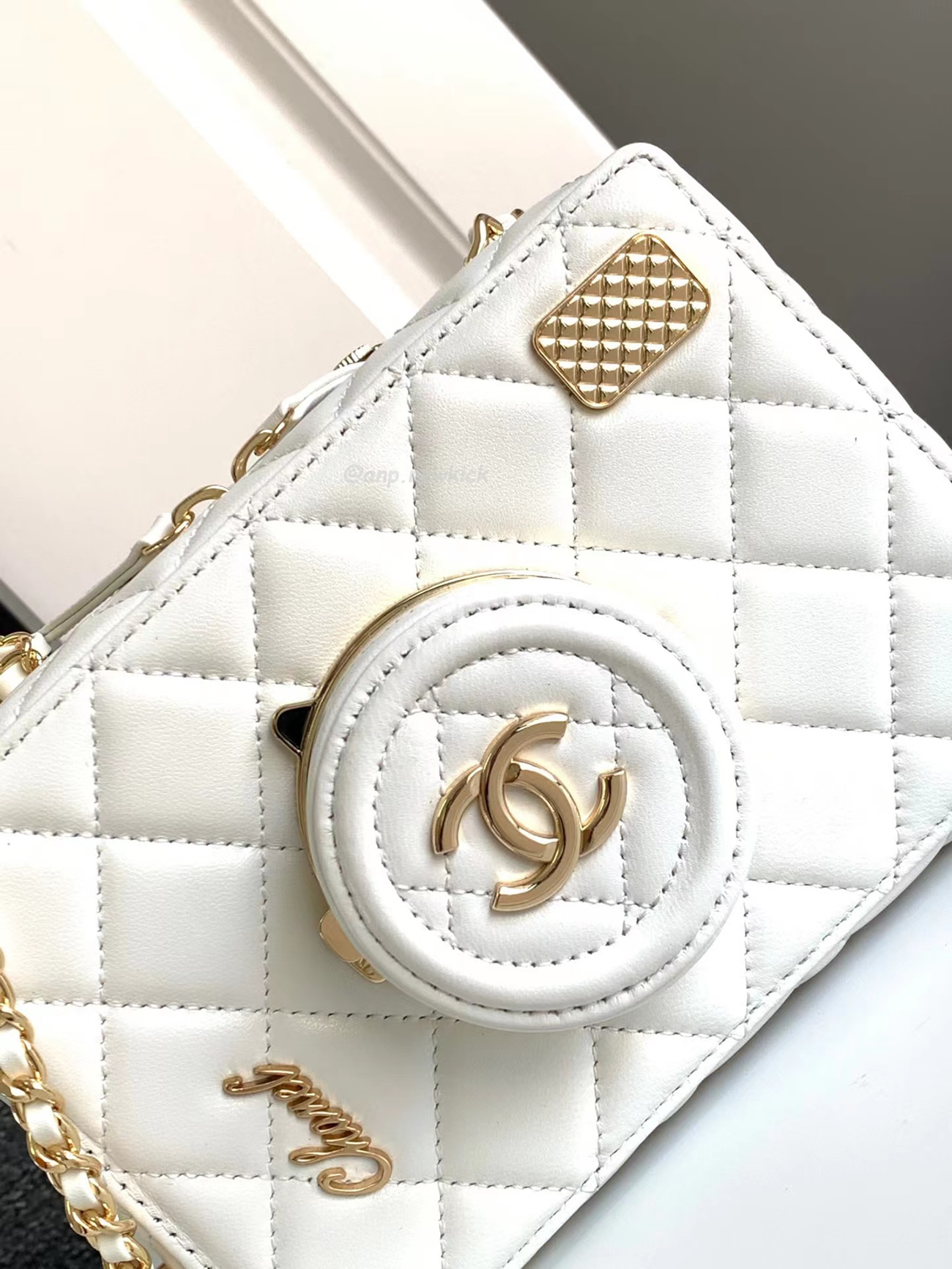 Chanel Camera Bag Lambskin White As4817 B16255 10601 (2) - newkick.vip